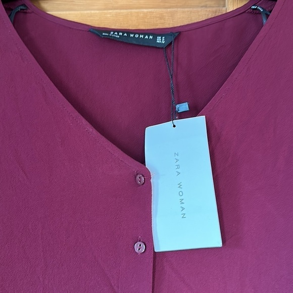 NWT  Zara Women's Blouse Pleated Hem & Cuffs High Low Hem burgundy Size Medium - Picture 5 of 11